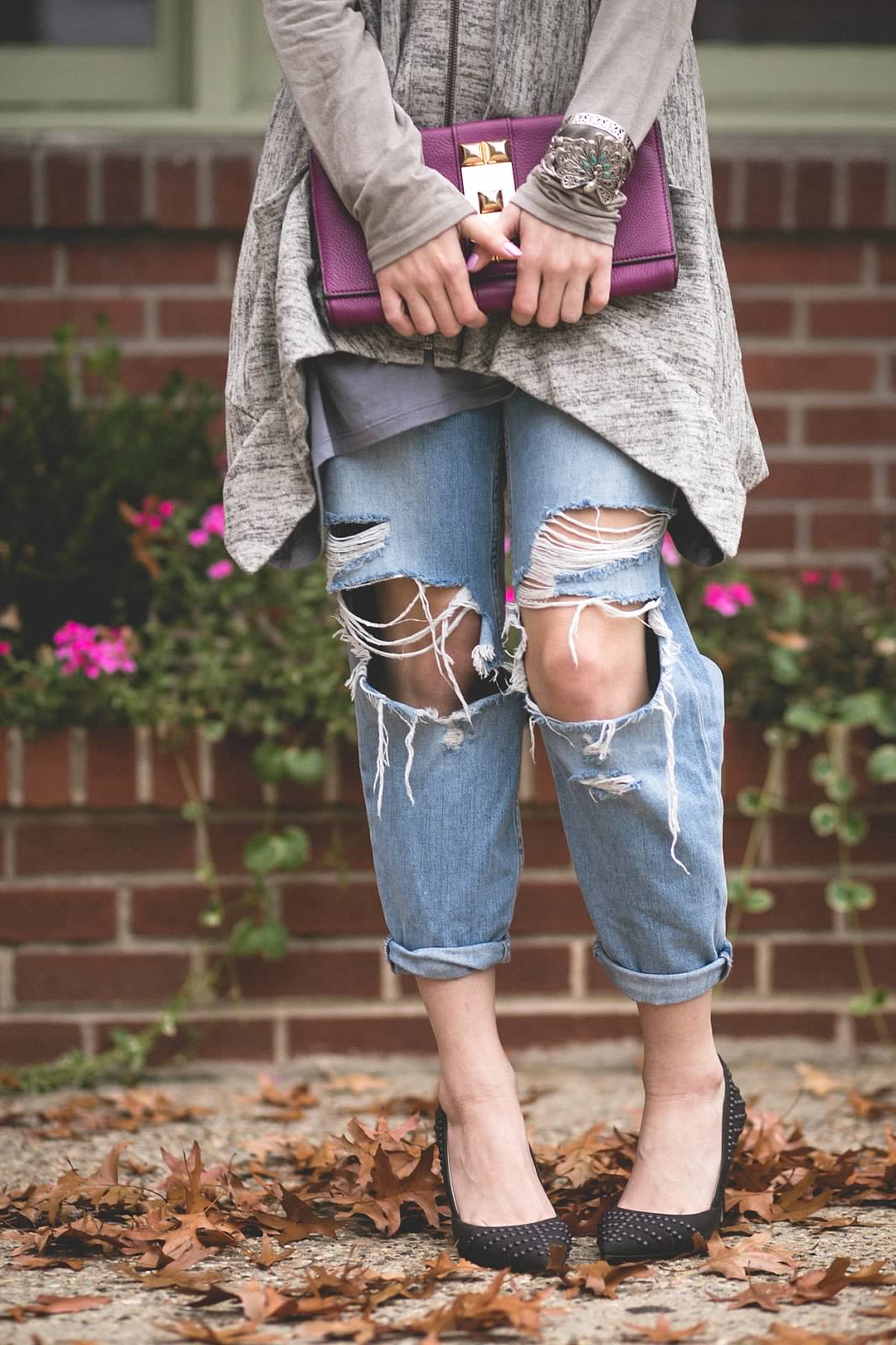 ripped jeans outfit idea